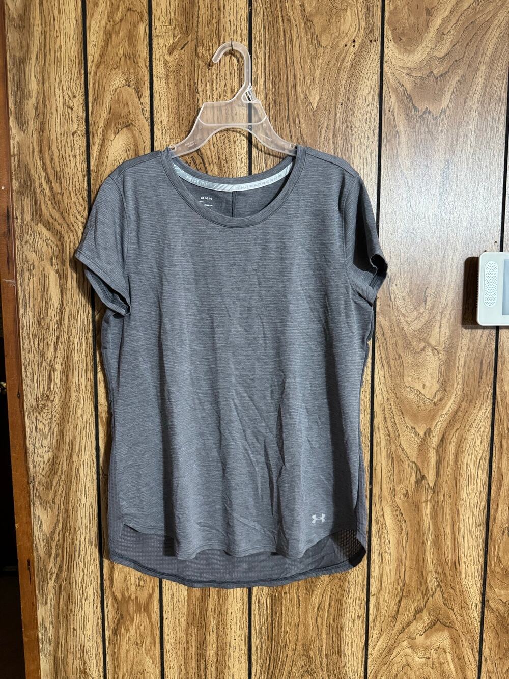 Under Armour RUN Fitted HeatGear Women’s Large Grey Work Out Shirt